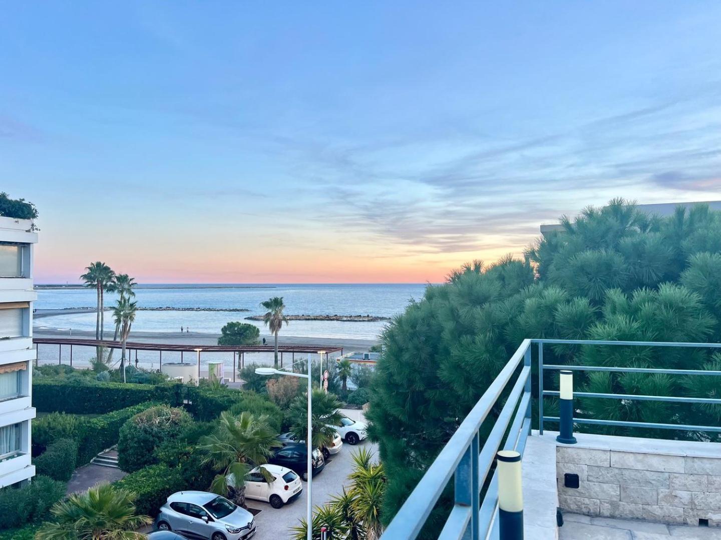 Sea And Mountain Views From Your Rooftop ! Saint-Laurent-du-Var Zewnętrze zdjęcie